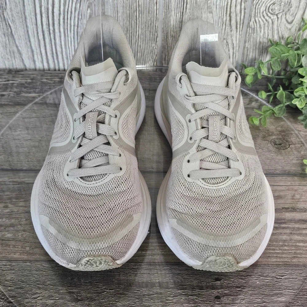 Lululemon‎ Blissfeel Run 2 Running Shoes Sneakers Silverstone White Size 7.5 US